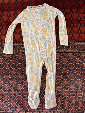 Magnetic me onesie 9-12 months
